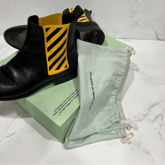 OFF WHITE Men’s Striped-Gore Leather Chelsea Boot - Picture 6 of 6